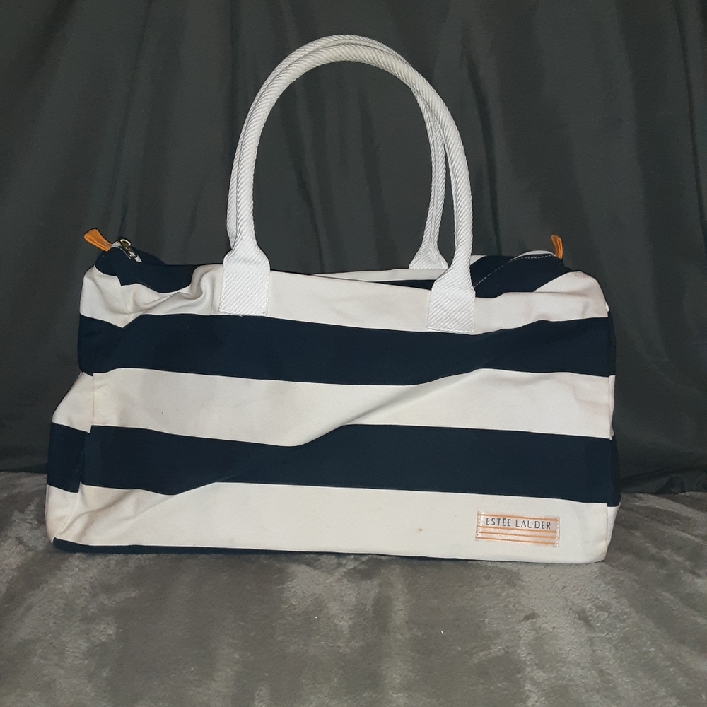 Travel bag by Estee